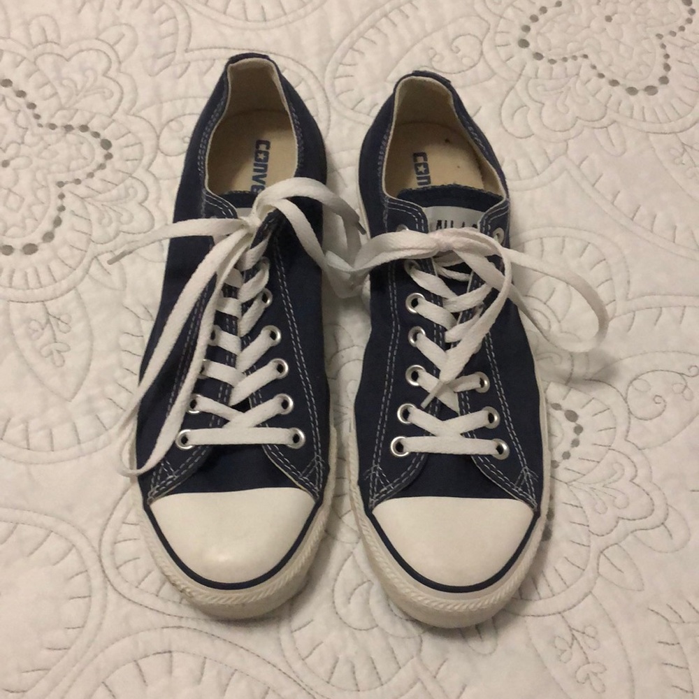CONVERSE // Navy Low Tops